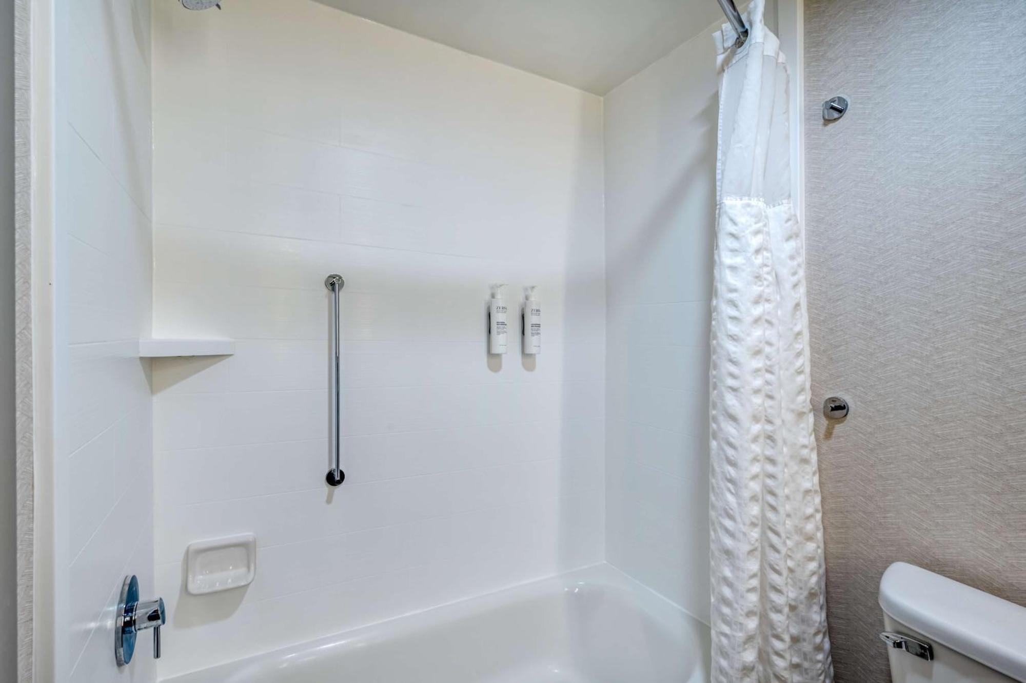 Hilton Garden Inn Clarksburg Εξωτερικό φωτογραφία